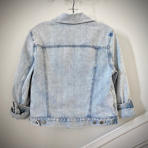 Gap 1969 Icon Light Wash Denim Jacket in Reagan Wash - Picture 4 of 13